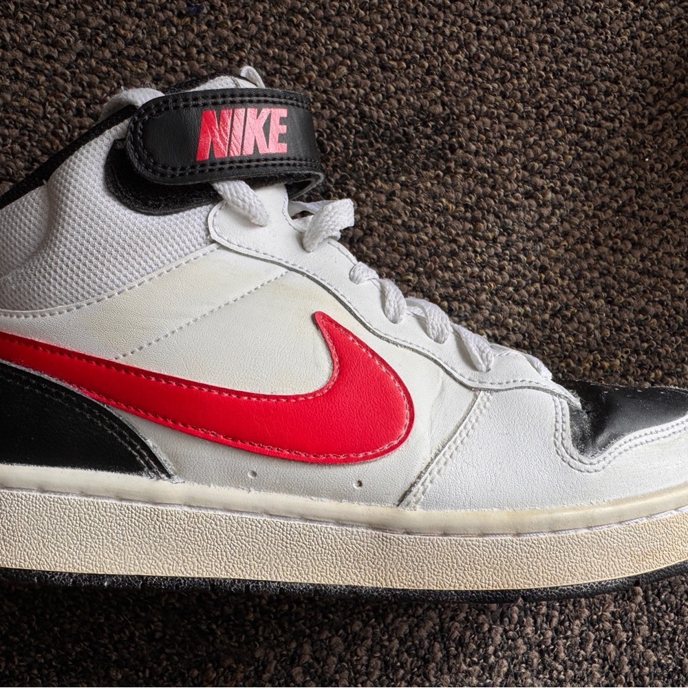 Nike Air Force 1 Mid white and red trainers